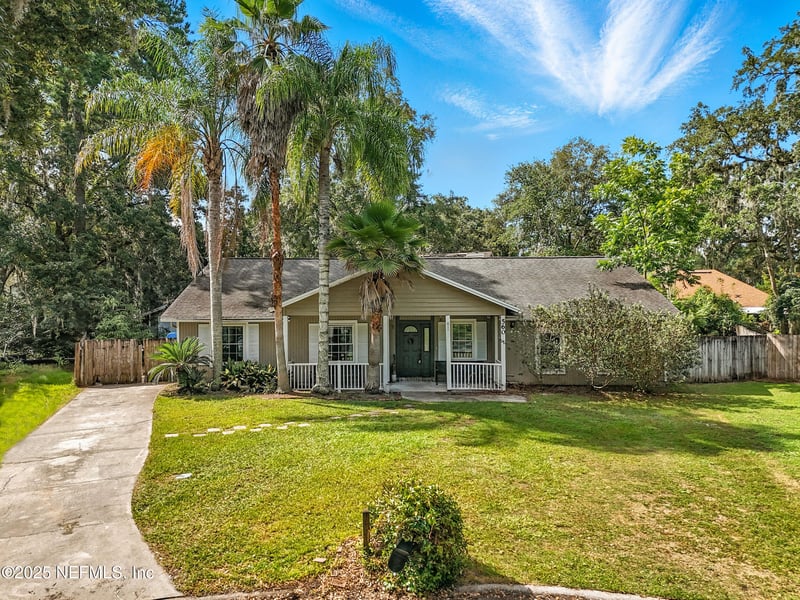 560 Majestic Wood Dr, Fleming Island, FL 32003