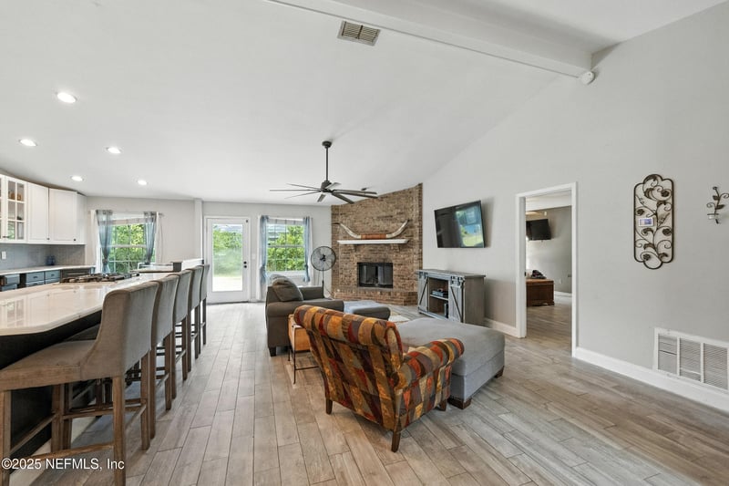 560 Majestic Wood Dr, Fleming Island, FL 32003