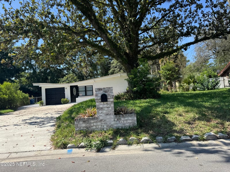 7942 Helston Dr, Jacksonville, FL 32208