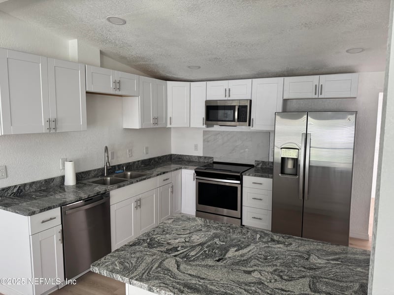 7942 Helston Dr, Jacksonville, FL 32208