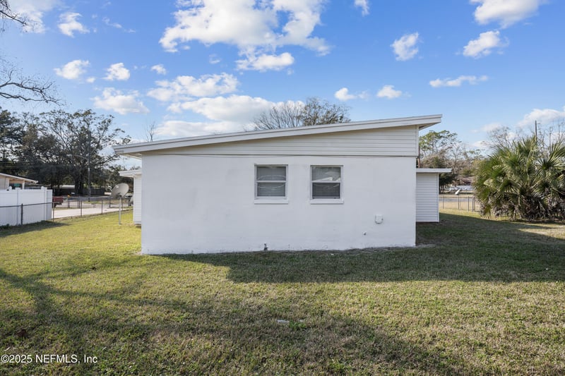 1913 Delaroche Dr, Jacksonville, FL 32210