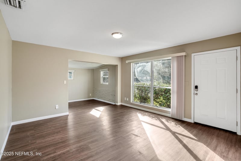 1913 Delaroche Dr, Jacksonville, FL 32210