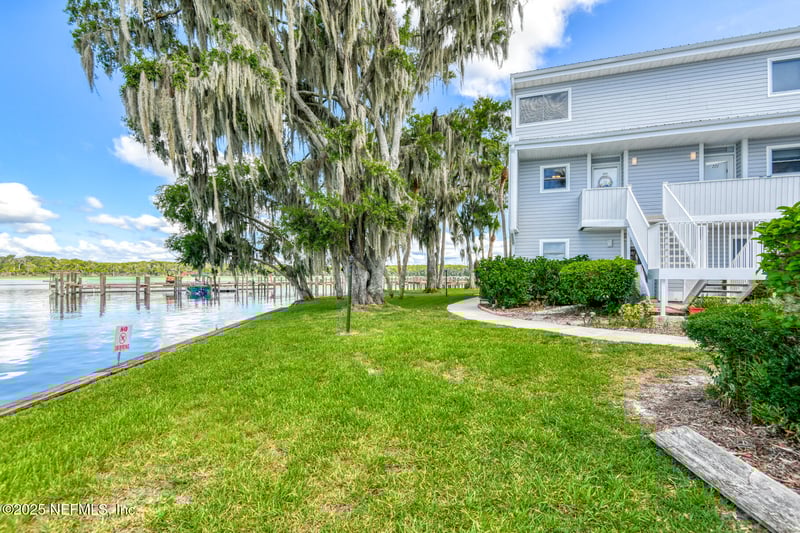 222 River Bend Pl #BLDG C, Welaka, FL 32193