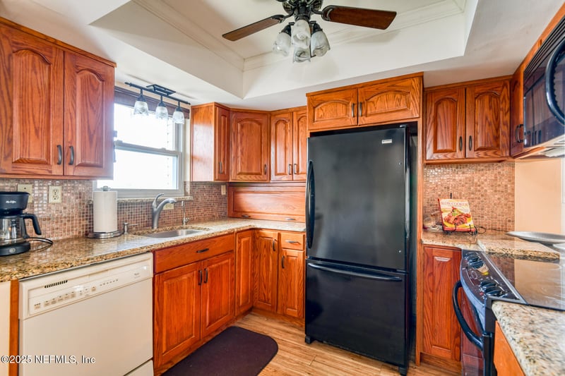 222 River Bend Pl #BLDG C, Welaka, FL 32193