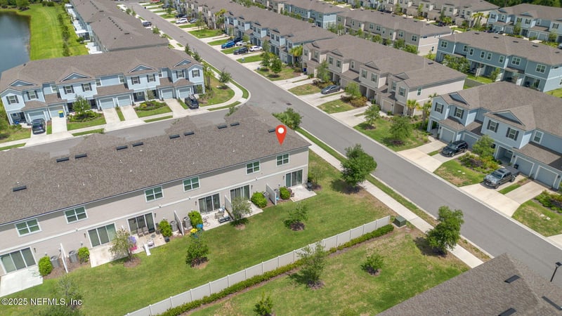 13106 Annies Walk Dr, Jacksonville, FL 32218