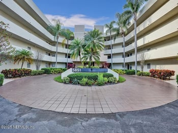 5851 Camino Del Sol #305, Boca Raton, FL 33433