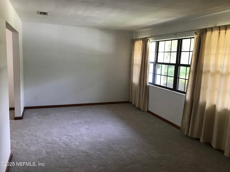 5914 Meadow Ln, Jacksonville, FL 32277