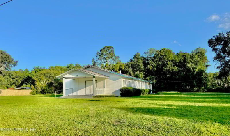 101 Sesame St, Palatka, FL 32177