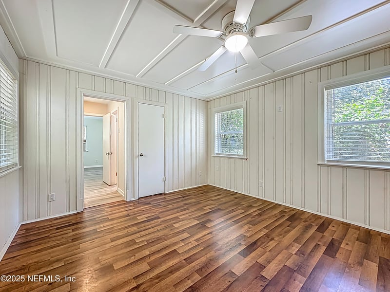 2254 Lake Lucina Dr, Jacksonville, FL 32211