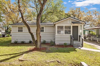 825 Wyolen St, Jacksonville, FL 32254