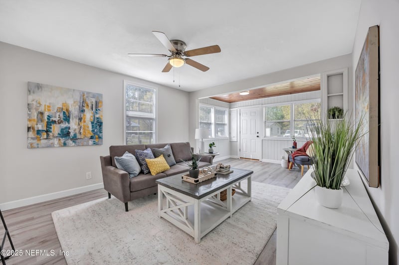 825 Wyolen St, Jacksonville, FL 32254