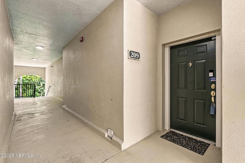 8601 Beach Blvd #209, Jacksonville, FL 32216