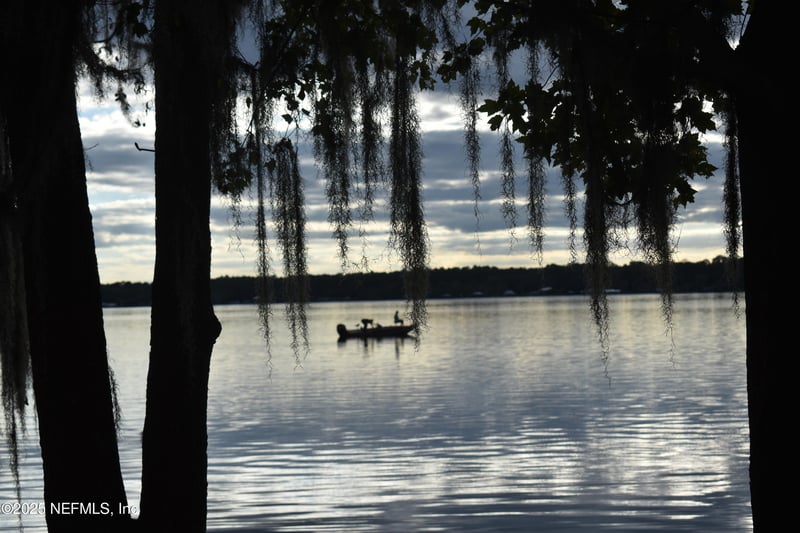 106 Flora Ter, Florahome, FL 32140