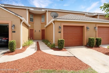 6838 Lake Mist Ln, Jacksonville, FL 32210