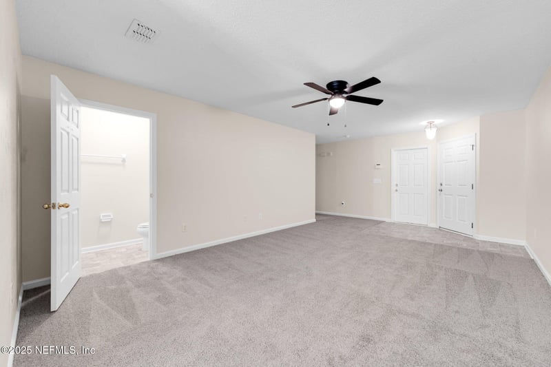 6838 Lake Mist Ln, Jacksonville, FL 32210