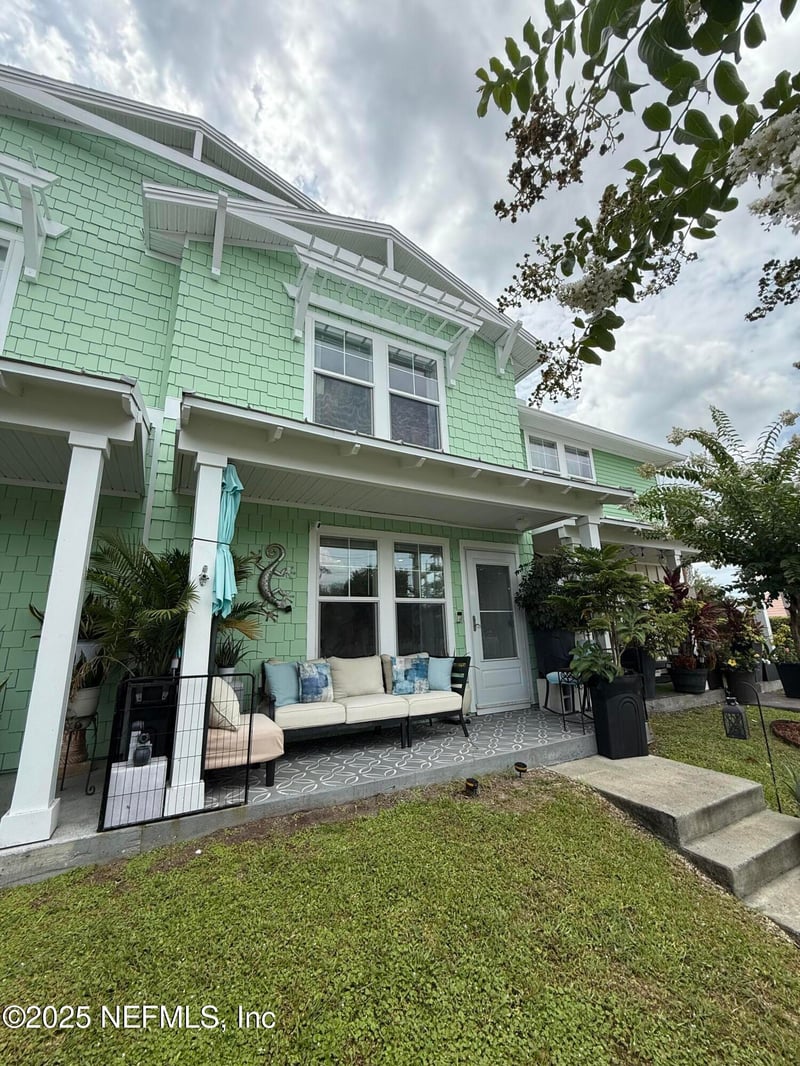 106 Sunrise Ct, Atlantic Beach, FL 32233