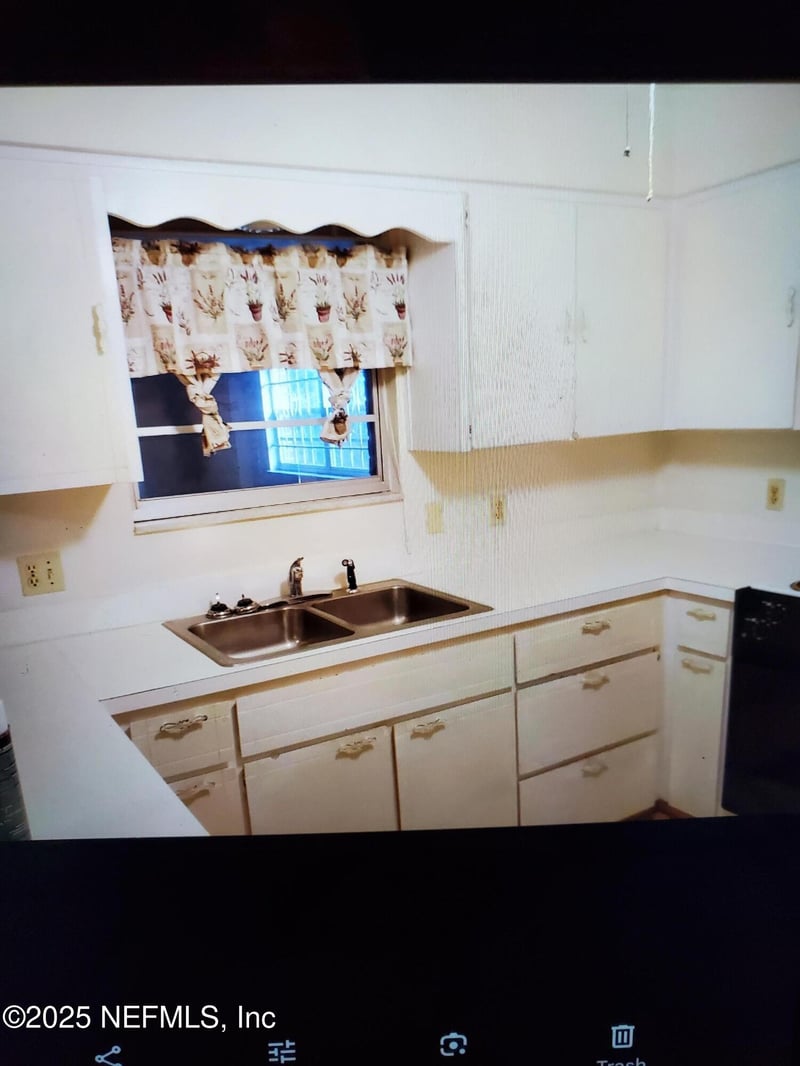 5611 Finch Ave, Jacksonville, FL 32219