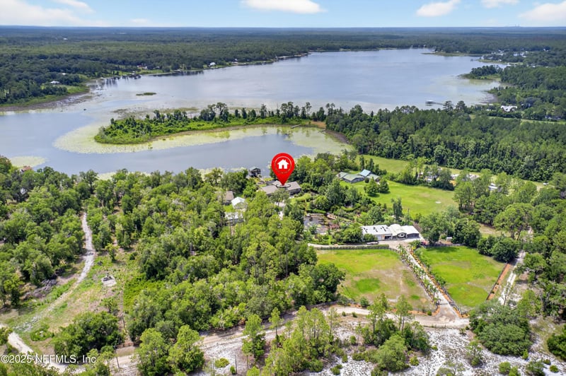 153 Sunny Ln, Pomona Park, FL 32181