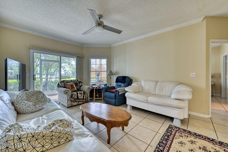 10000 Gate Pw #111, Jacksonville, FL 32246