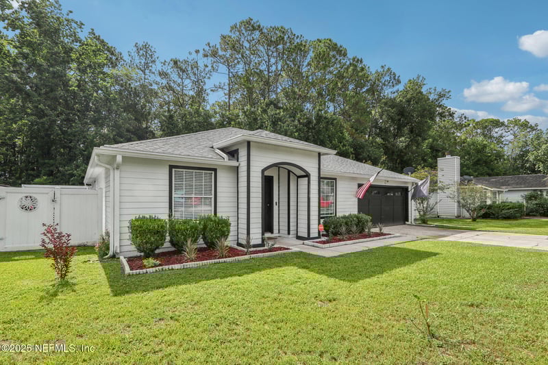 1519 Marble Lake Dr, Jacksonville, FL 32221