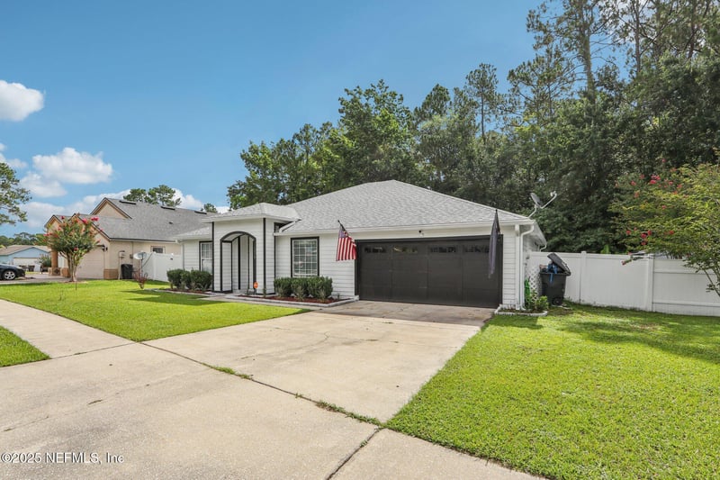 1519 Marble Lake Dr, Jacksonville, FL 32221