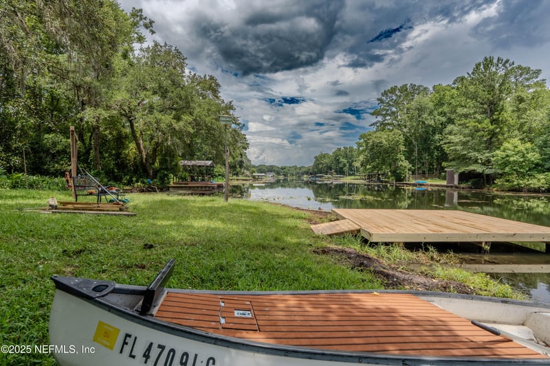 903 Lake Asbury Dr, Green Cove Springs, FL 32043