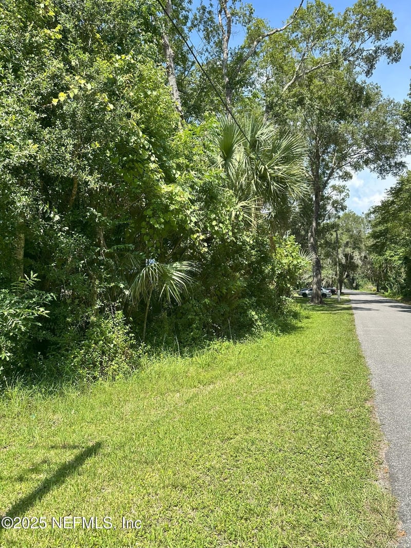 222 Holtz St, Hastings, FL 32145