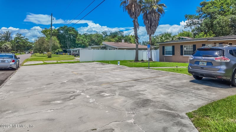 6215 Claret Dr, Jacksonville, FL 32210