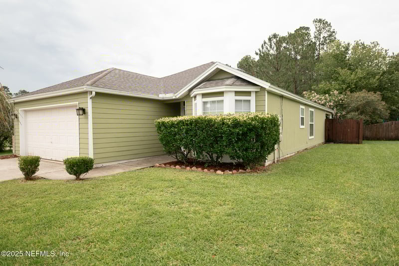 3013 Wavering Ln, Middleburg, FL 32068