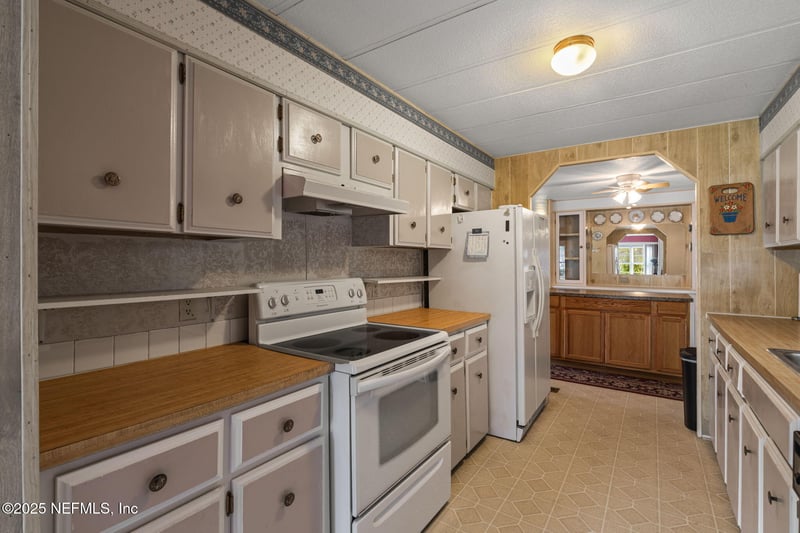 123 Peninsular Dr, Crescent, FL 32112