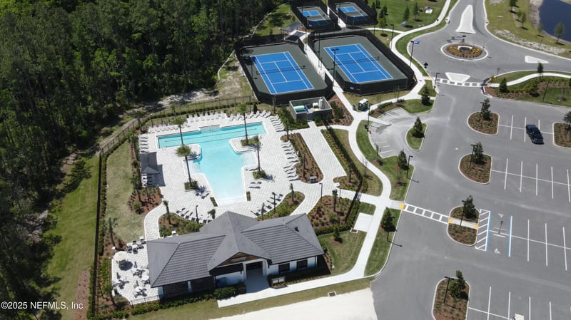 582 Murphy Dr, St Johns, FL 32259