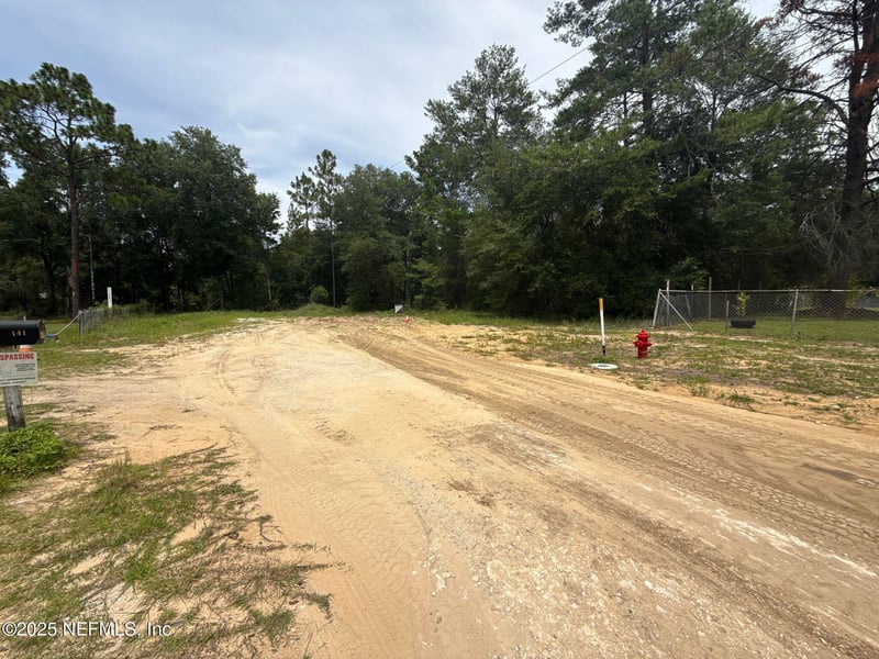 140 Cherokee Dr, Interlachen, FL 32148