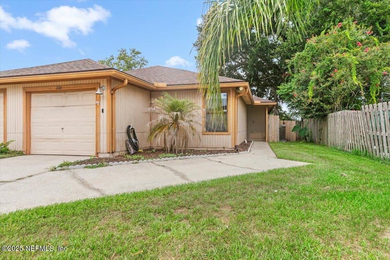 2324 Ironstone Dr, Jacksonville, FL 32246