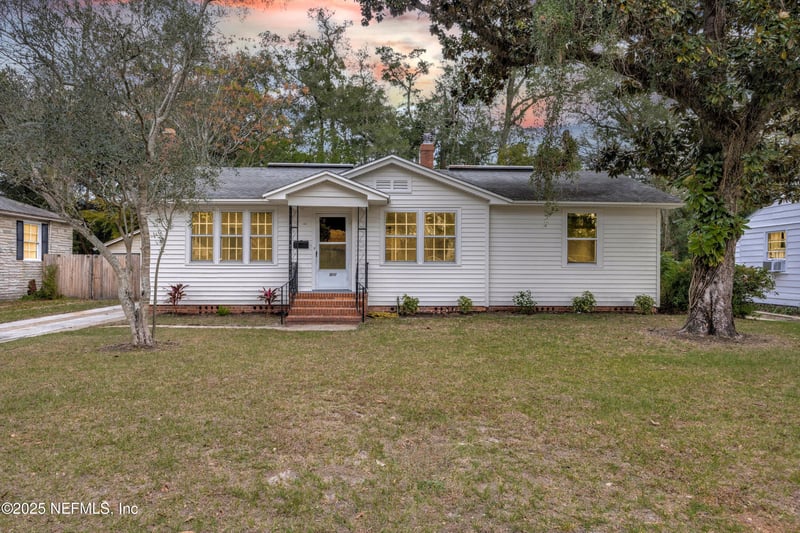 1641 Charon Rd, Jacksonville, FL 32205