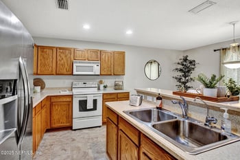 11255 Martin Lakes Dr, Jacksonville, FL 32220