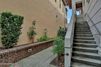 9823 Tapestry Park Cir #102, Jacksonville, FL 32246