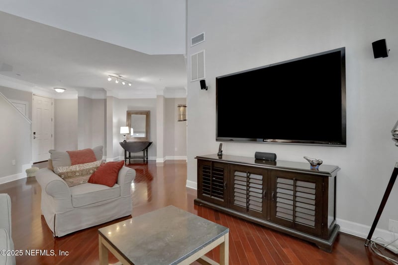 9823 Tapestry Park Cir #102, Jacksonville, FL 32246