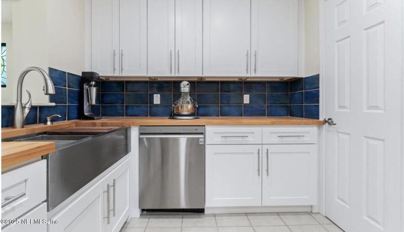 858 Trinidad Rd, Jacksonville, FL 32216