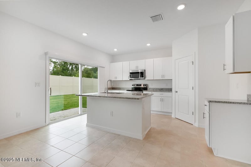 8495 Lilias Cir, Jacksonville, FL 32219