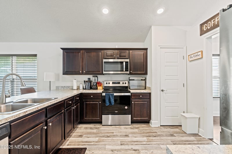 9870 Olivia St, Jacksonville, FL 32219