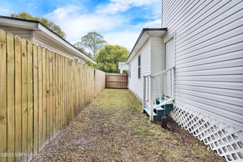 9069 Jefferson Ave, Jacksonville, FL 32208