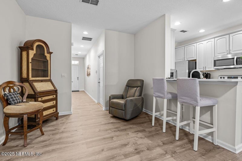 1515 Landau Rd, Jacksonville, FL 32225