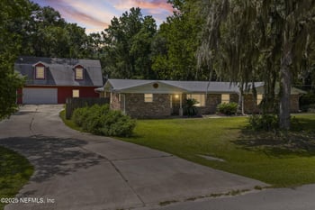 136 Hollywood Forest Dr, Fleming Island, FL 32003