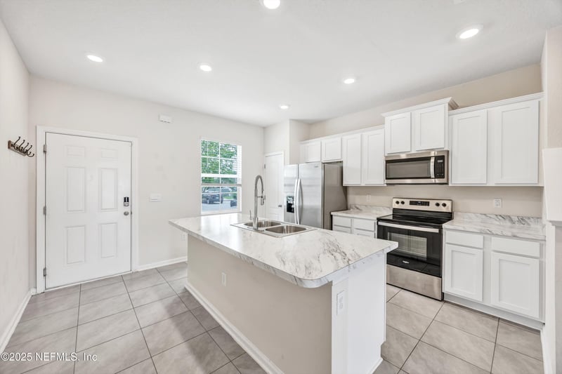 2888 Black Buck Cir, Jacksonville, FL 32225