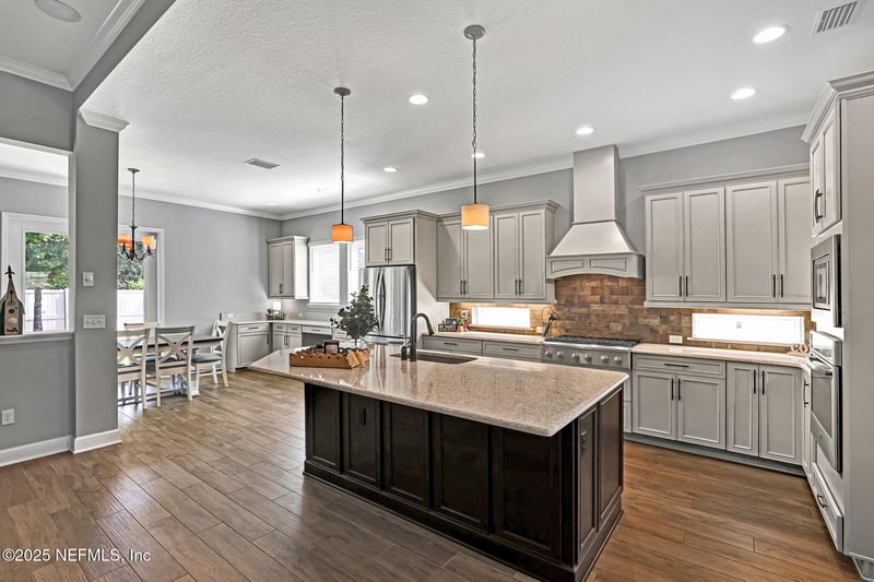 168 Winston Ct, St Johns, FL 32259