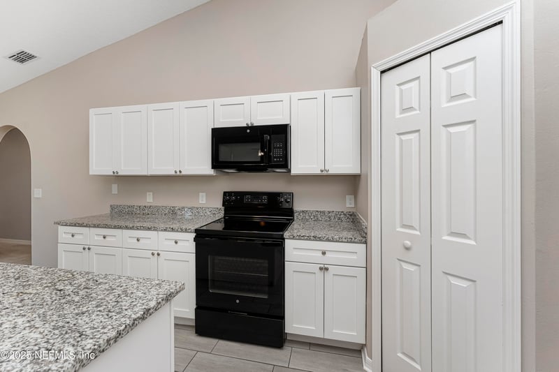 11958 Iron Creek Rd, Jacksonville, FL 32218