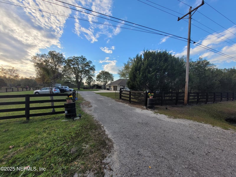 906 County Road 217, Jacksonville, FL 32234