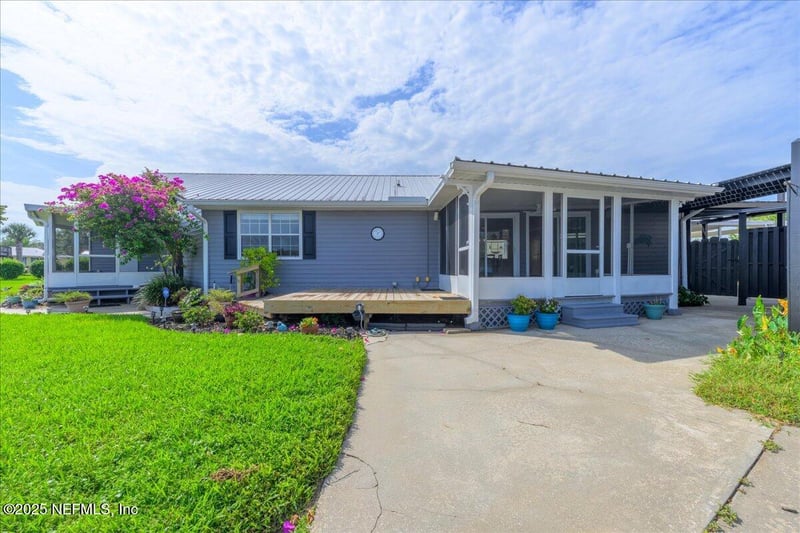 164 Moonlite Dr, Welaka, FL 32193