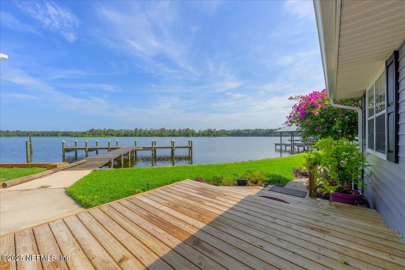 164 Moonlite Dr, Welaka, FL 32193