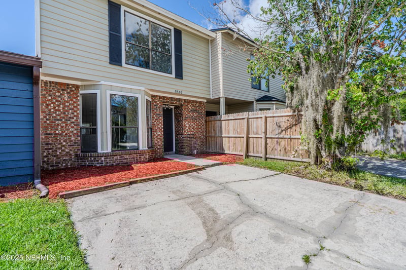 5556 Cabot Dr, Jacksonville, FL 32244
